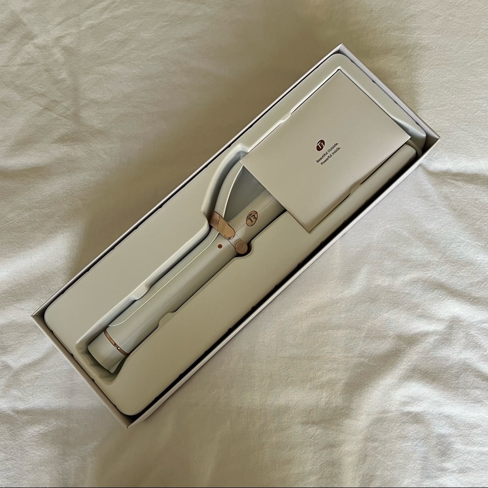 T3 CURLING WAND NEVER USED